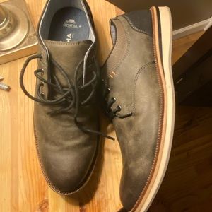 Men’s shoes size 10.5
